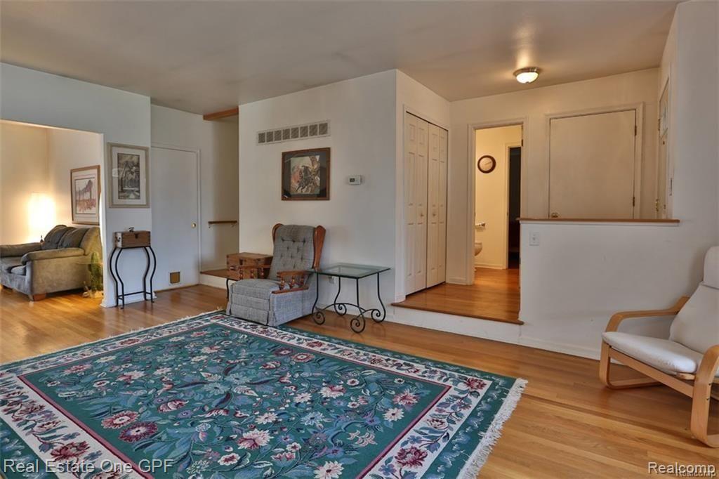 6187 Raintree Drive Canton, MI 48187 - Photo 7 of 19 LR4.jpg
