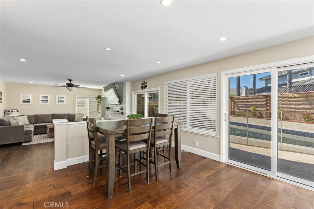 24711 Vía Del Rio Lake Forest, CA 92630 - Photo 10 of 41 Kitchen