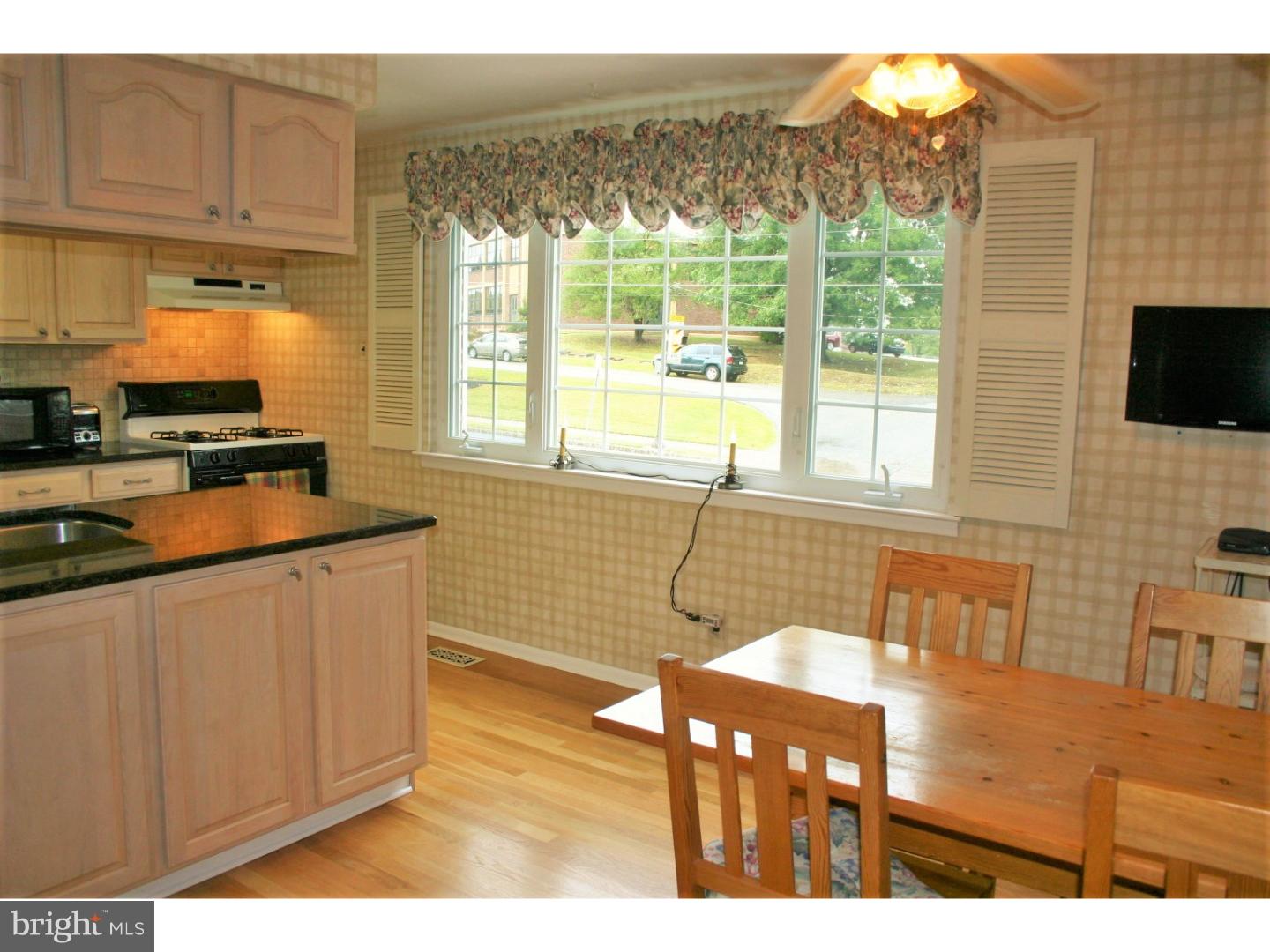 3322 Chesterfield Road Philadelphia, PA 19114 - Photo 2 of 25 Kitchen