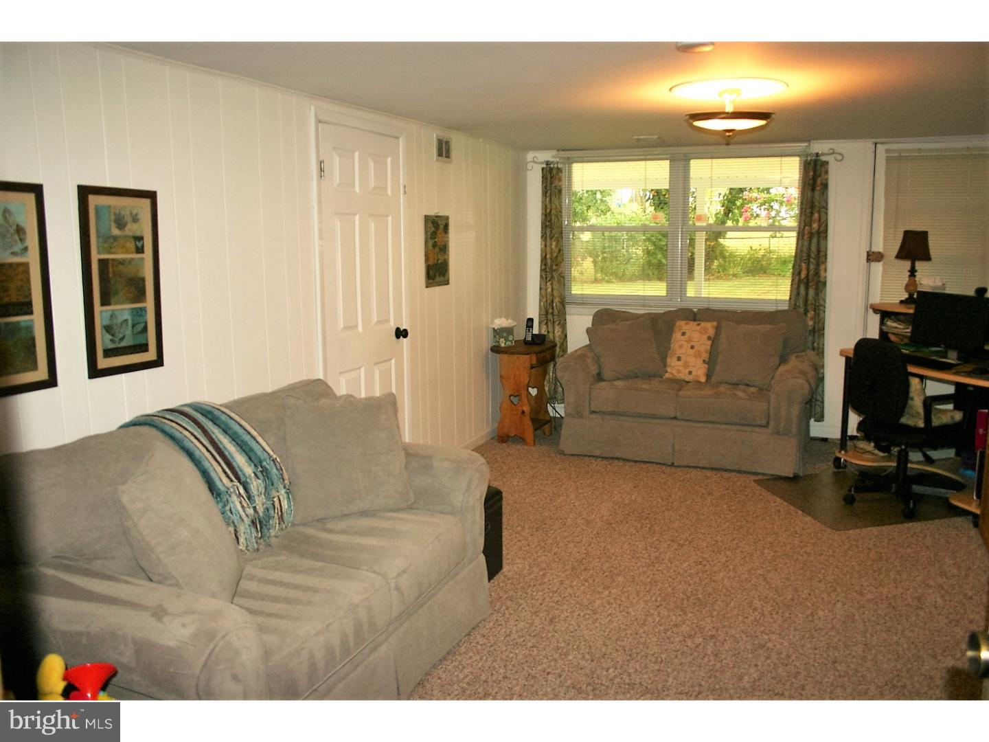 3322 Chesterfield Road Philadelphia, PA 19114 - Photo 22 of 25 Family Room