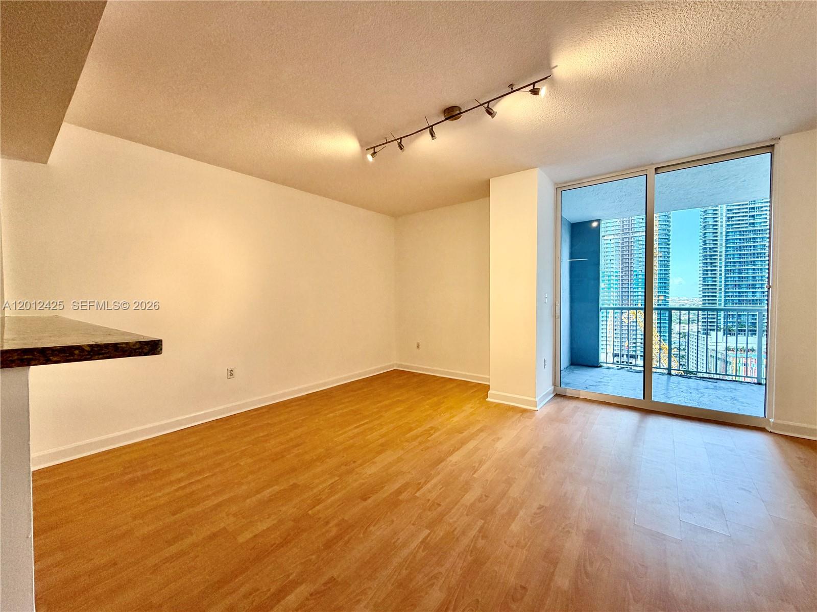 170 Southeast 14th Street, Unit 2906 Miami, FL 33131 - Photo 11 of 33