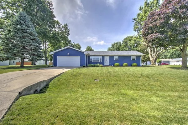 $190,000 | 7 Gallagher Court, Warrensburg, IL 62573