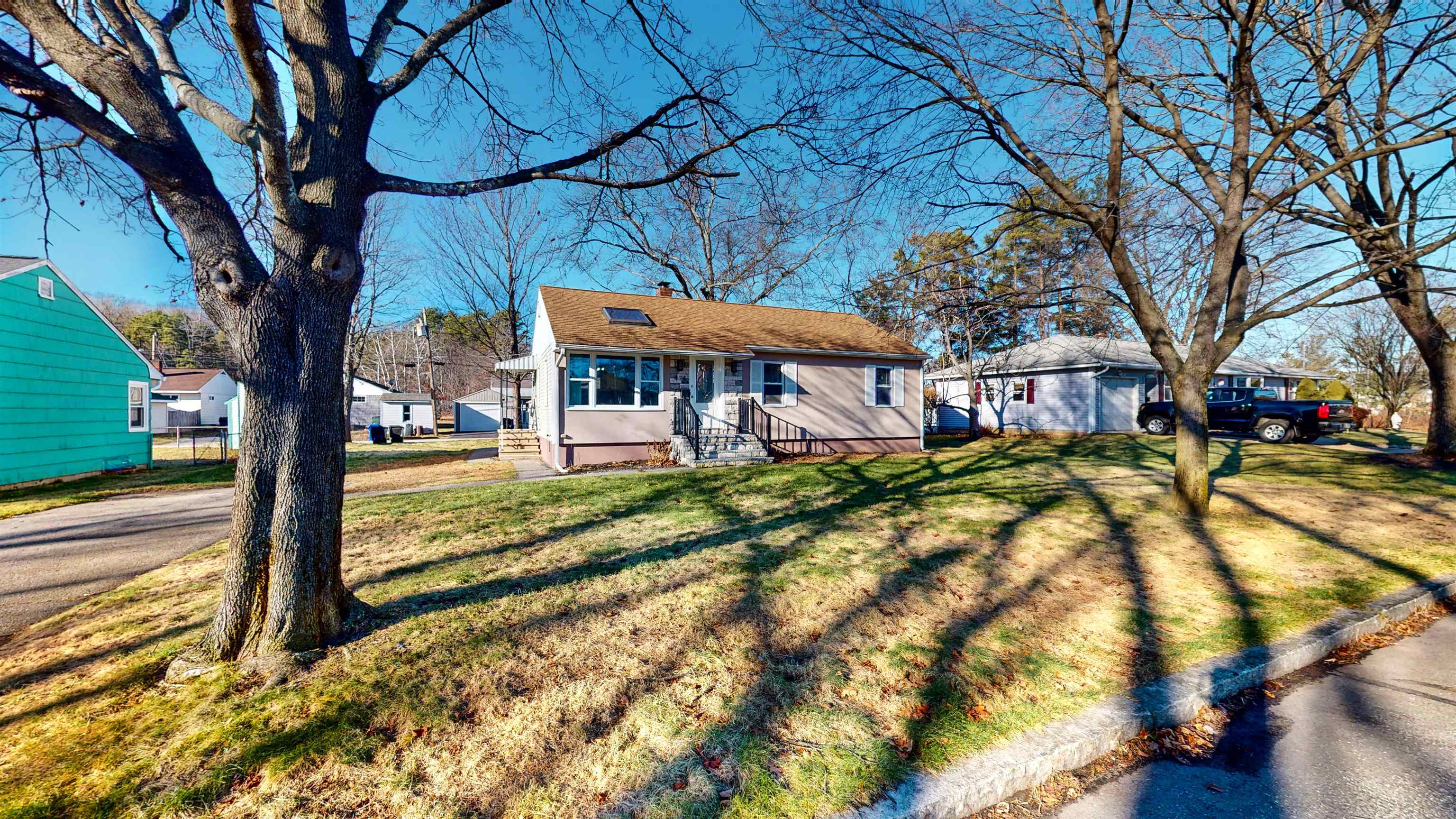 474 Reed Street Manchester, NH 03102 - Photo 2 of 28
