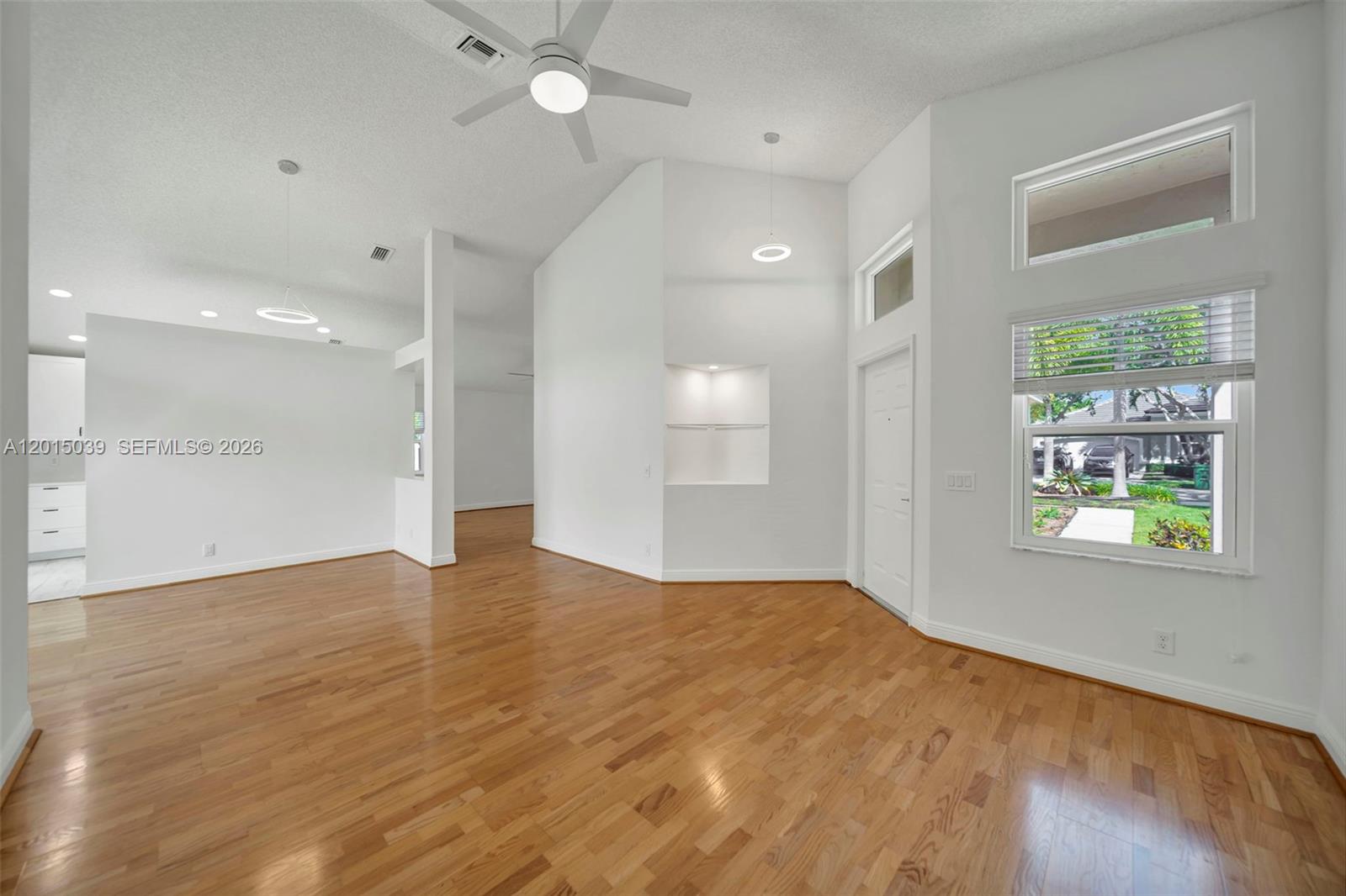 941 Briar Ridge Road Weston, FL 33327 - Photo 4 of 48