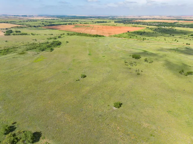 $592,000 | 320 Ac, Lakeview, TX 79239