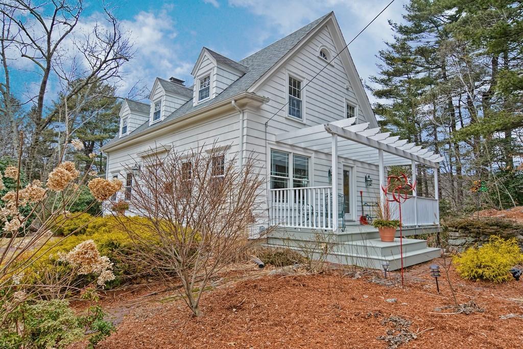 15 Hampton Road Westwood, MA 02090 - Photo 2 of 42 Gallery Image 2