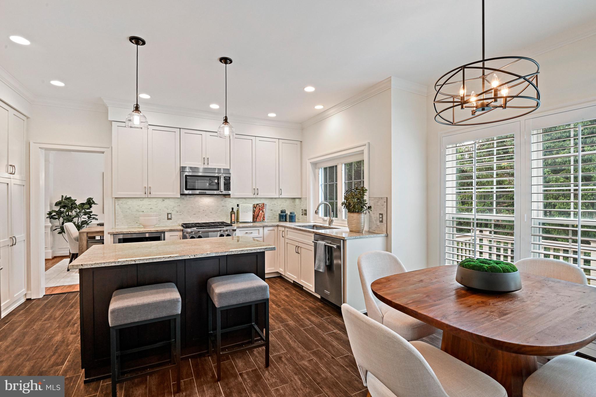 9733 Hidden Valley Road Vienna, VA 22181 - Photo 22 of 70