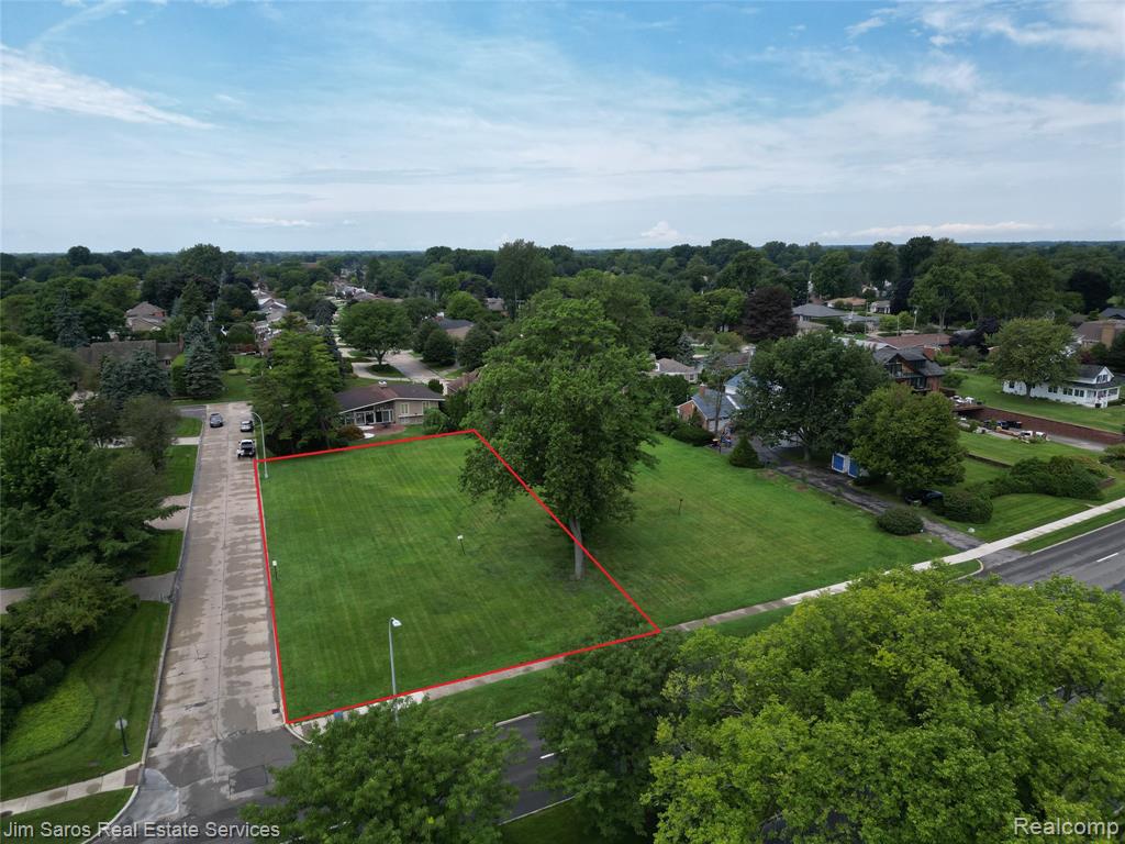 745 Lake Shore Road Grosse Pointe Shores, MI 48236 - Photo 3 of 7