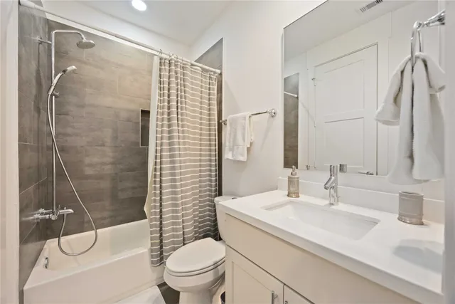 $505,000 | 1211 Hickory Street, Unit D, Houston, TX 77007