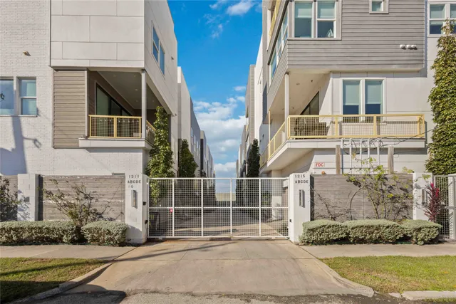 $505,000 | 1211 Hickory Street, Unit D, Houston, TX 77007