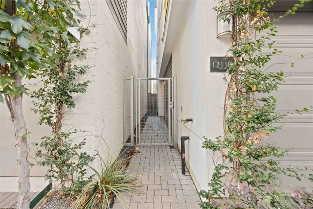 $505,000 | 1211 Hickory Street, Unit D, Houston, TX 77007