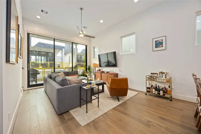 $505,000 | 1211 Hickory Street, Unit D, Houston, TX 77007