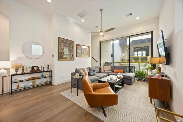 $505,000 | 1211 Hickory Street, Unit D, Houston, TX 77007