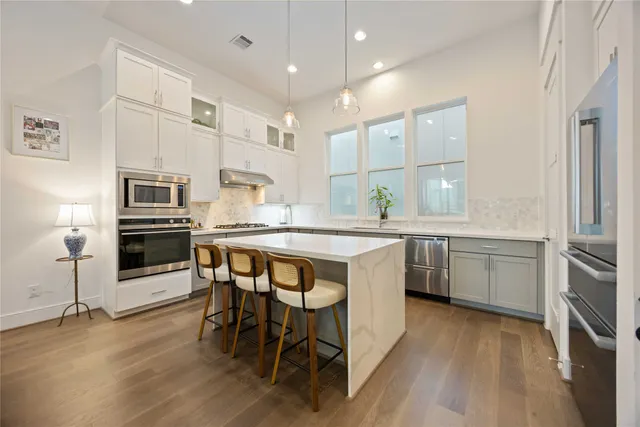 $505,000 | 1211 Hickory Street, Unit D, Houston, TX 77007