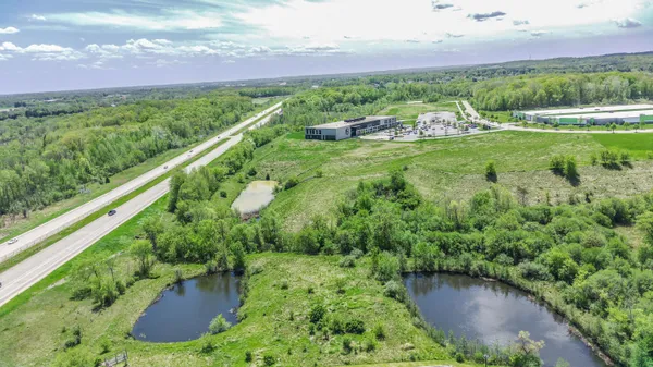 $324,900 | 1275 West Paradise Drive, West Bend, WI 53095