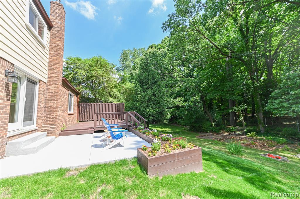611 Ten Point Drive Rochester Hills, MI 48309 - Photo 10 of 17
