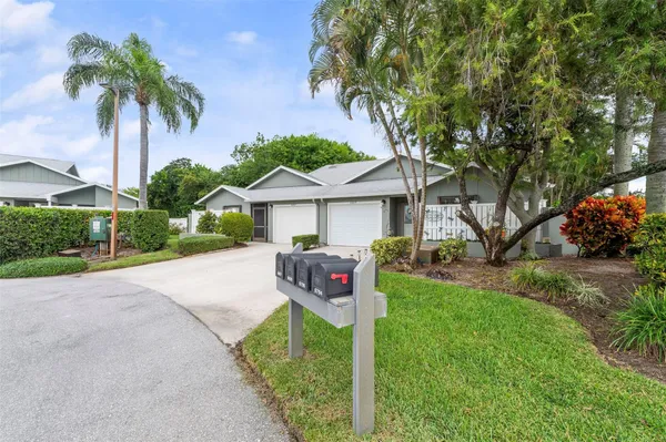 $325,000 | 6809 Southeast Yorktown Drive, Hobe Sound, FL 33455