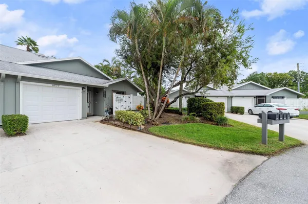 $325,000 | 6809 Southeast Yorktown Drive, Hobe Sound, FL 33455