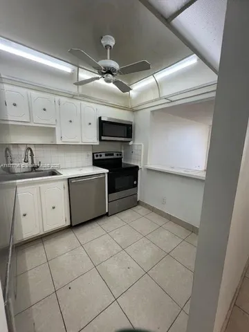 $2,000 | 13499 Biscayne Boulevard, Unit 602, North Miami, FL 33181