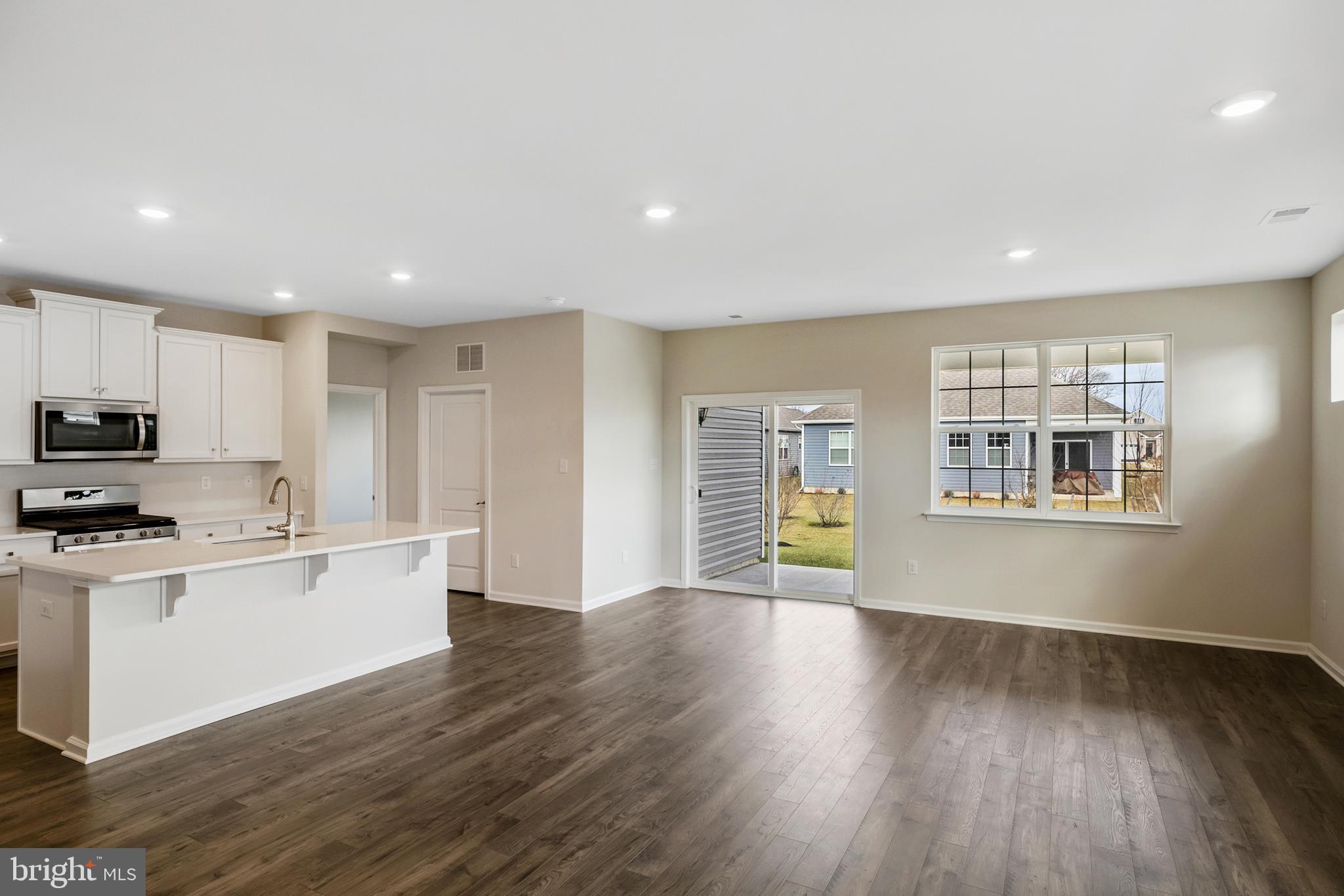 12 Preston Lane Delanco, NJ 08075 - Photo 6 of 34 Great Room