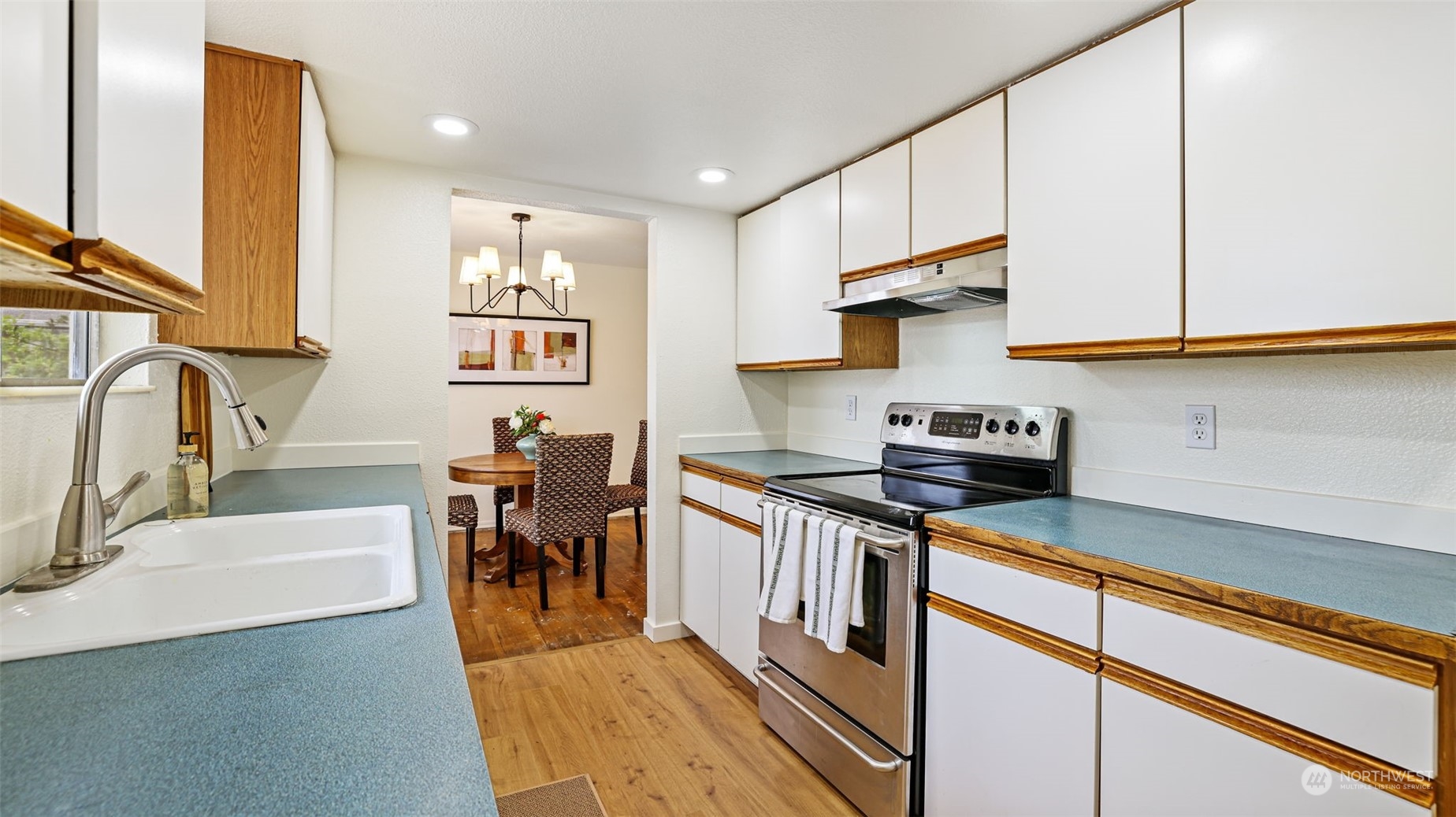 8432 236th Street Southwest Edmonds, WA 98026 - Photo 10 of 35 Gallery Image 10