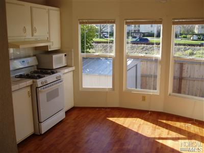 129 Walnut Circle, Unit 129 Rohnert Park, CA 94928 - Photo 3 of 6 Gallery Image 3