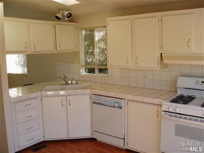129 Walnut Circle, Unit 129 Rohnert Park, CA 94928 - Photo 4 of 6 Gallery Image 4