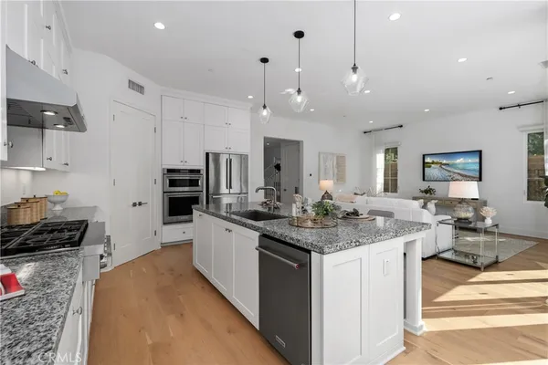 $2,680,000 | 201 Fiore, Irvine, CA 92602