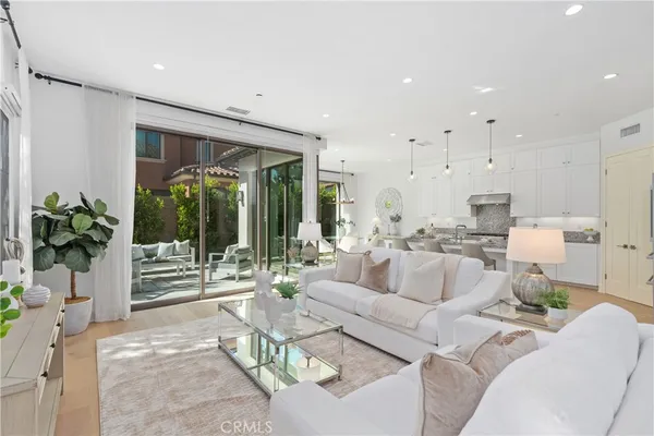 $2,680,000 | 201 Fiore, Irvine, CA 92602