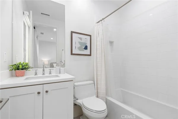 $2,680,000 | 201 Fiore, Irvine, CA 92602