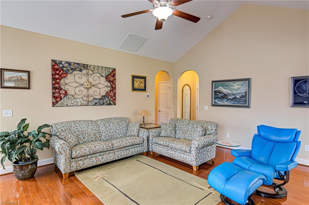 5476 Holbein Gate Road Walkertown, NC 27051 - Photo 6 of 34 Gallery Image 6