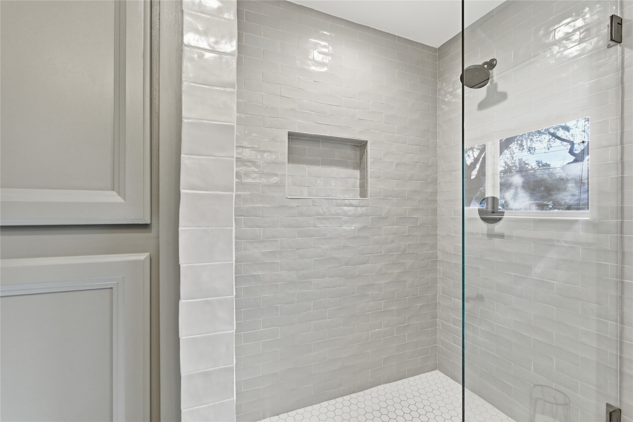 501 Lightsey Road Austin, TX 78704 - Photo 22 of 40 a bathroom with a shower