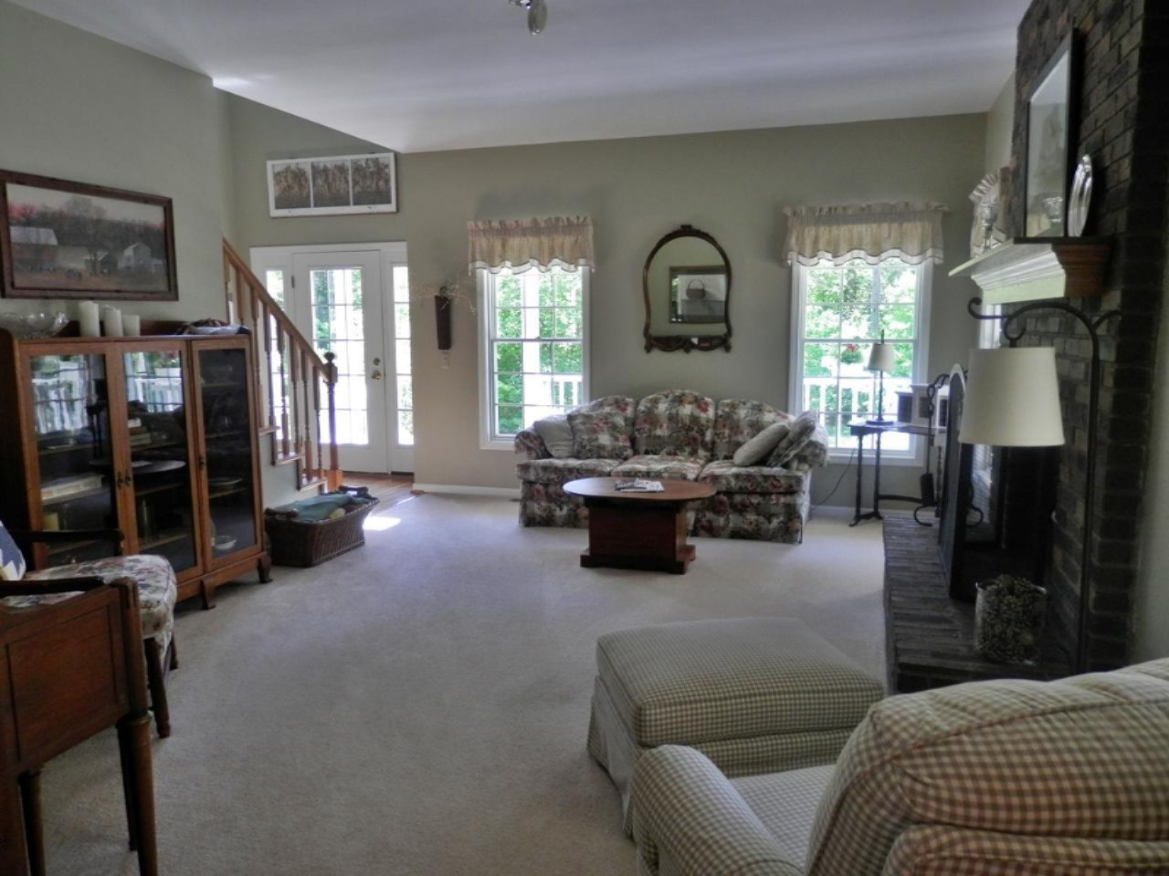 22296 Benton Road Mesick, MI 49668 - Photo 6 of 56 Light and airy living room