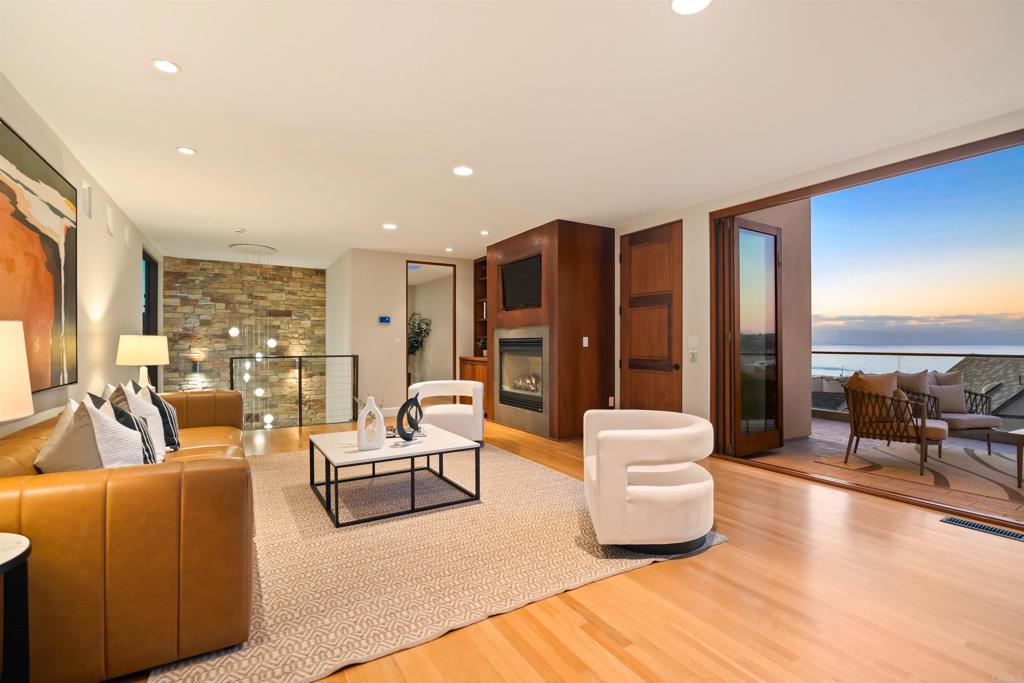 1876 Little Street La Jolla, CA 92037 - Photo 3 of 69