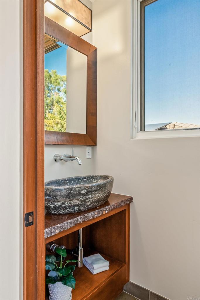 1876 Little Street La Jolla, CA 92037 - Photo 37 of 69