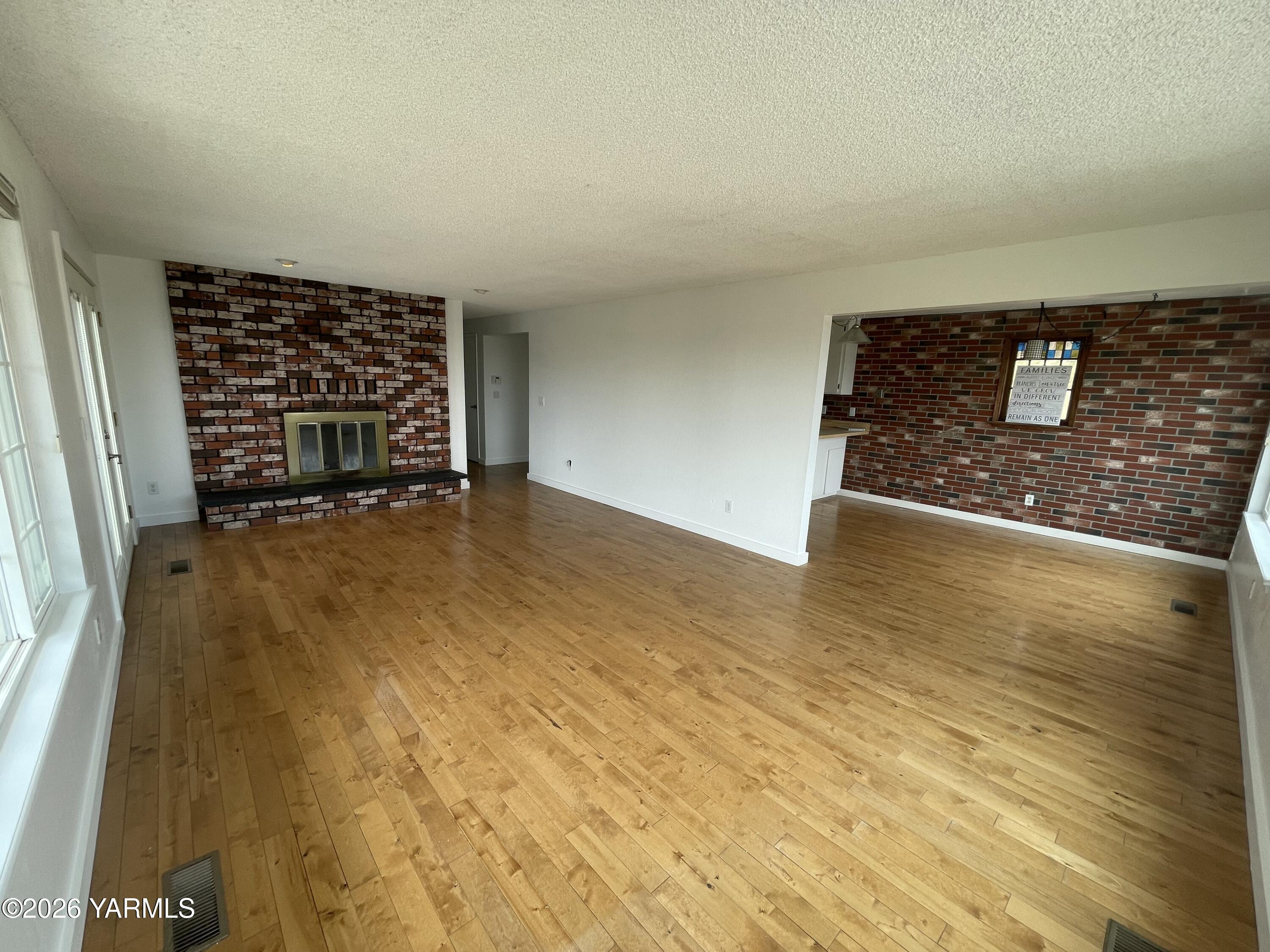 1602 Stein Road Yakima, WA 98908 - Photo 6 of 22 IMG_5165