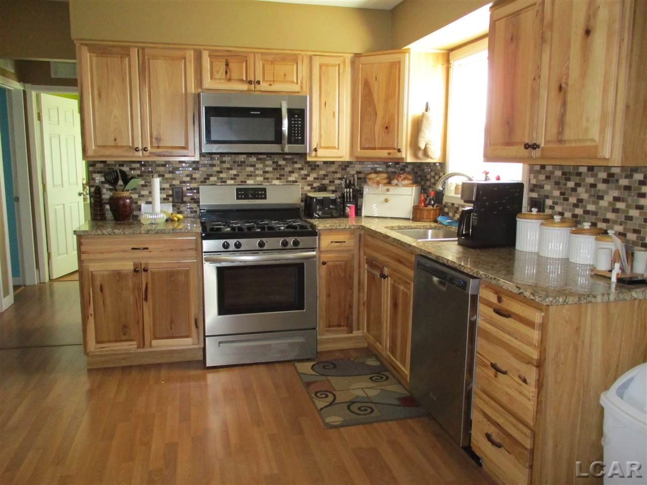 4075 West Beecher Road Adrian, MI 49221 - Photo 13 of 42 31372959-16.JPG