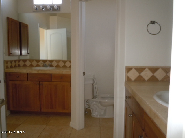 1034 East Carlise Road Phoenix, AZ 85086 - Photo 11 of 23 DSCN5916