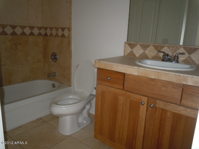 1034 East Carlise Road Phoenix, AZ 85086 - Photo 14 of 23 DSCN5929