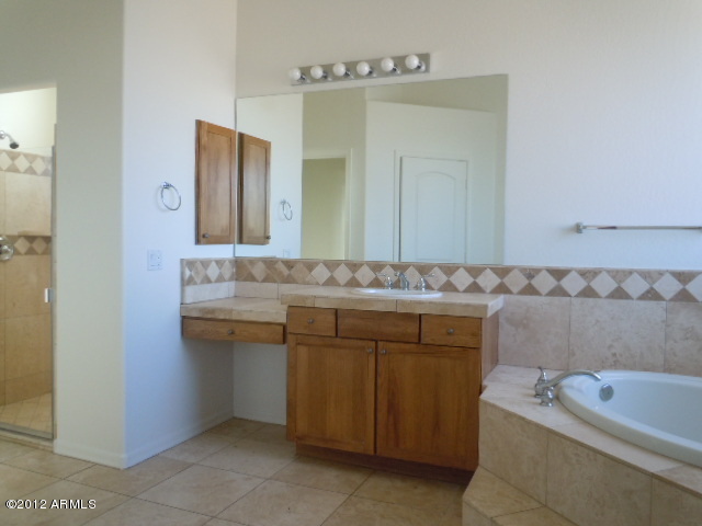 1034 East Carlise Road Phoenix, AZ 85086 - Photo 19 of 23 DSCN5946