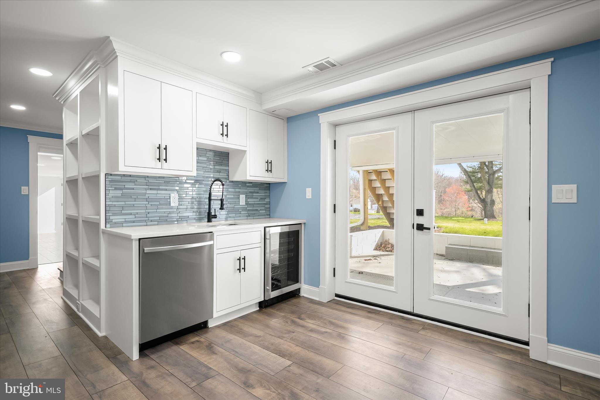 21611 Slidell Road Boyds, MD 20841 - Photo 62 of 84 Wet bar