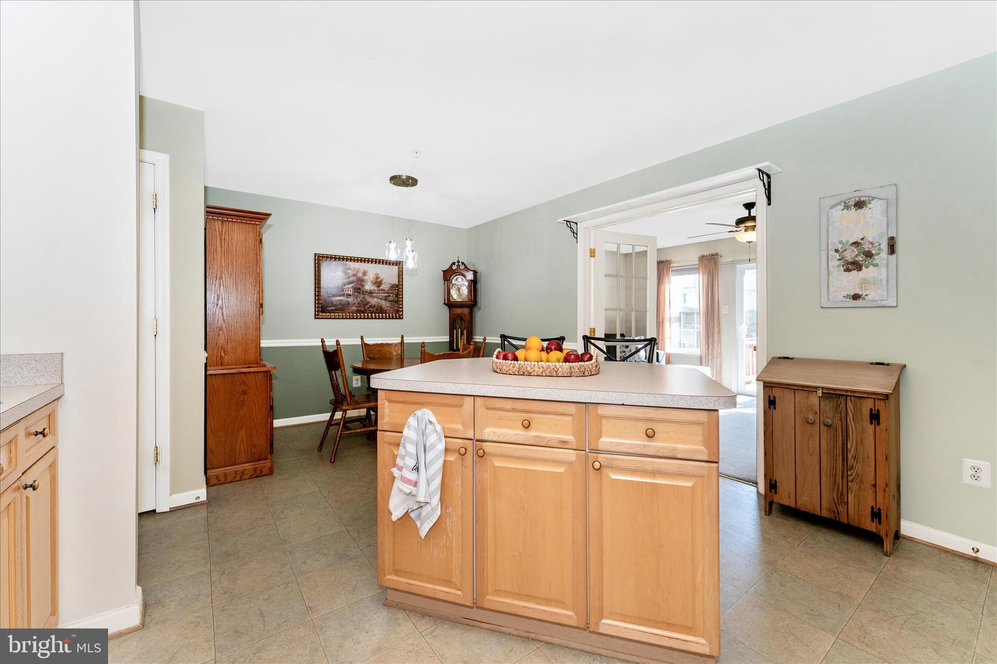 123 Jason's Ridge Smithsburg, MD 21783 - Photo 14 of 57 a hall with a sink and a refrigerator