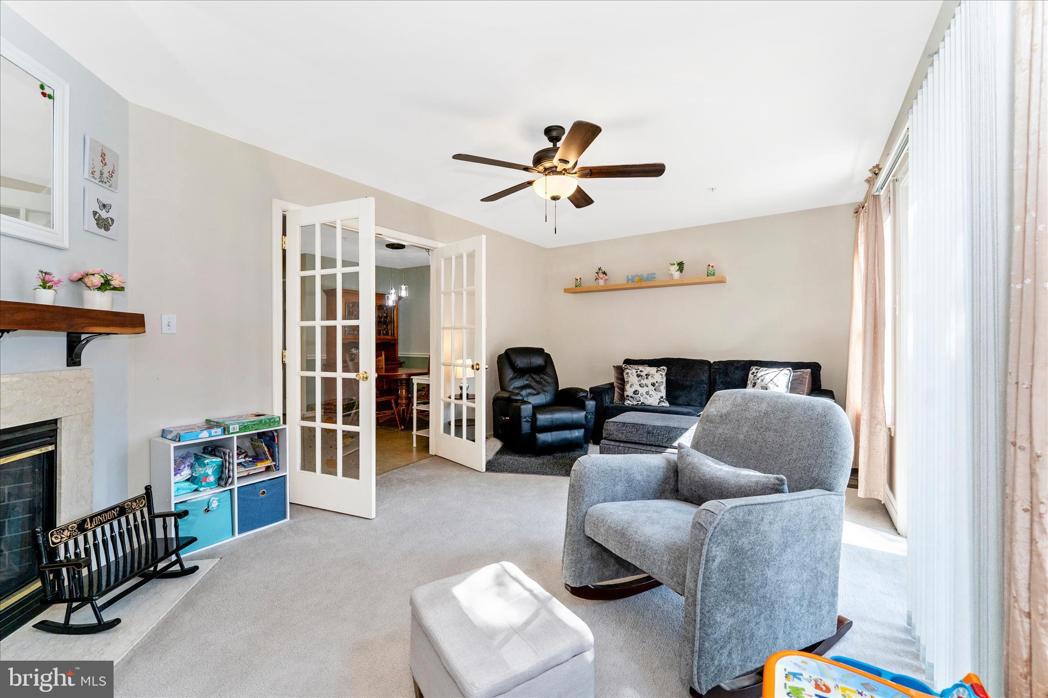 123 Jason's Ridge Smithsburg, MD 21783 - Photo 20 of 57 a living room with furniture and a flat screen tv