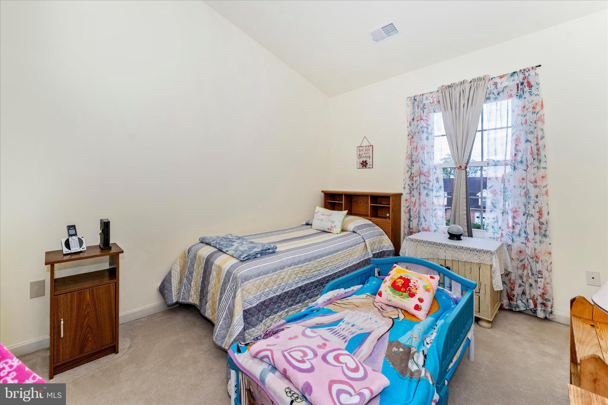 123 Jason's Ridge Smithsburg, MD 21783 - Photo 30 of 57 a bedroom with a bed and a window