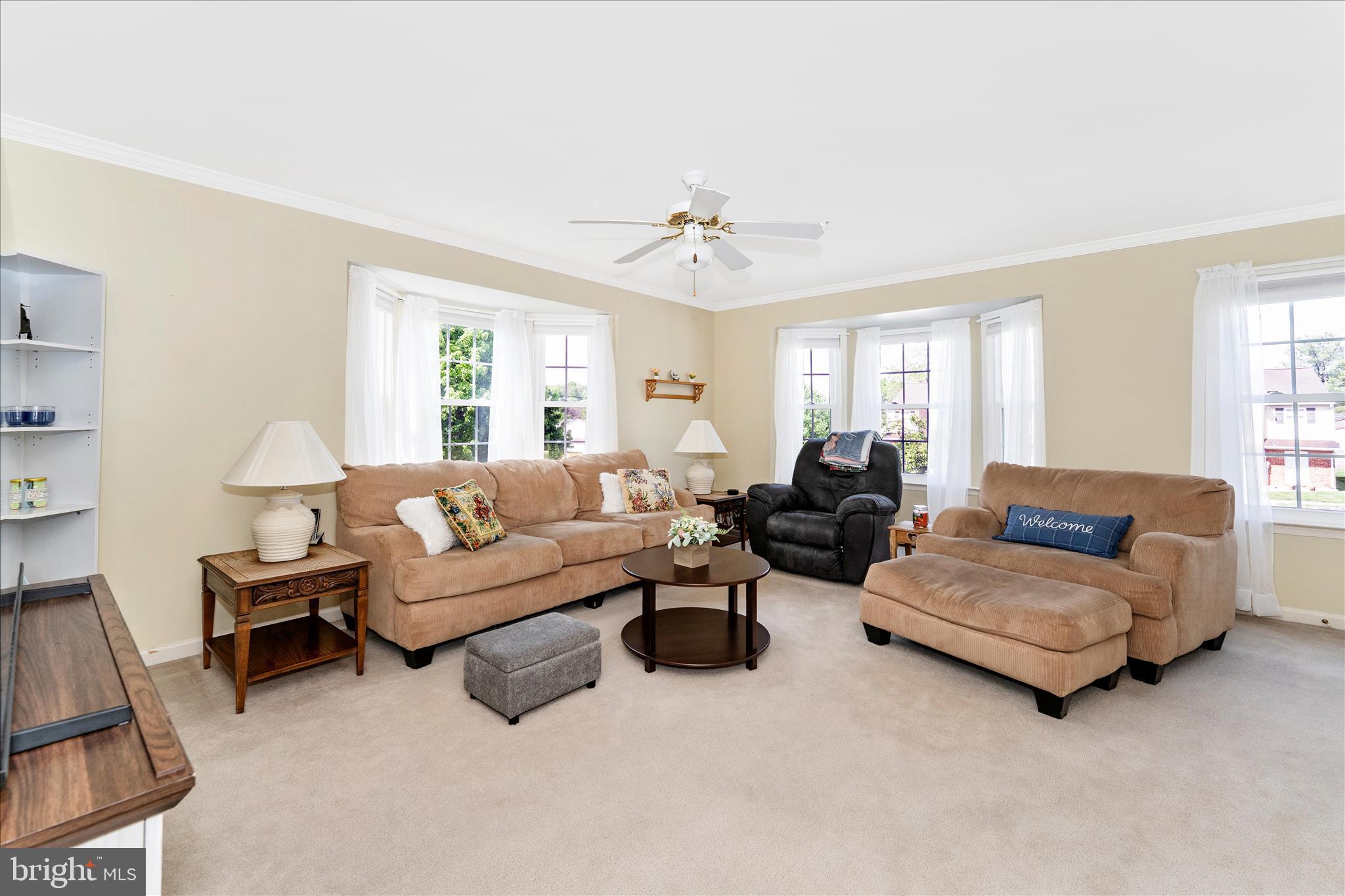 123 Jason's Ridge Smithsburg, MD 21783 - Photo 4 of 57 a living room with furniture and a large window
