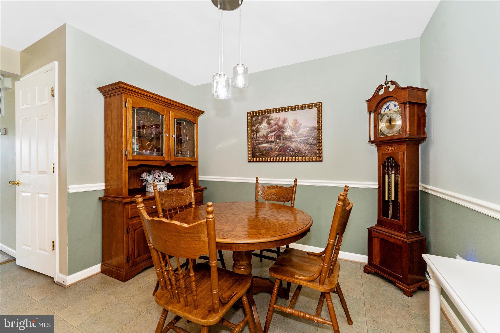 123 Jason's Ridge Smithsburg, MD 21783 - Photo 9 of 57 a dining room with furniture and window