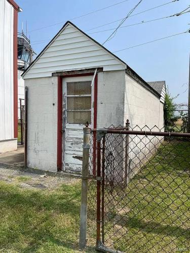 1112 St Patrick Boulevard Cahokia, IL 62206 - Photo 12 of 27
