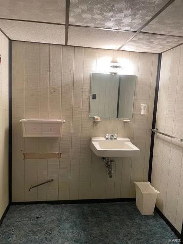 1112 St Patrick Boulevard Cahokia, IL 62206 - Photo 20 of 27