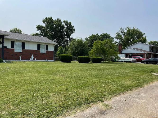 1112 St Patrick Boulevard Cahokia, IL 62206 - Photo 3 of 27