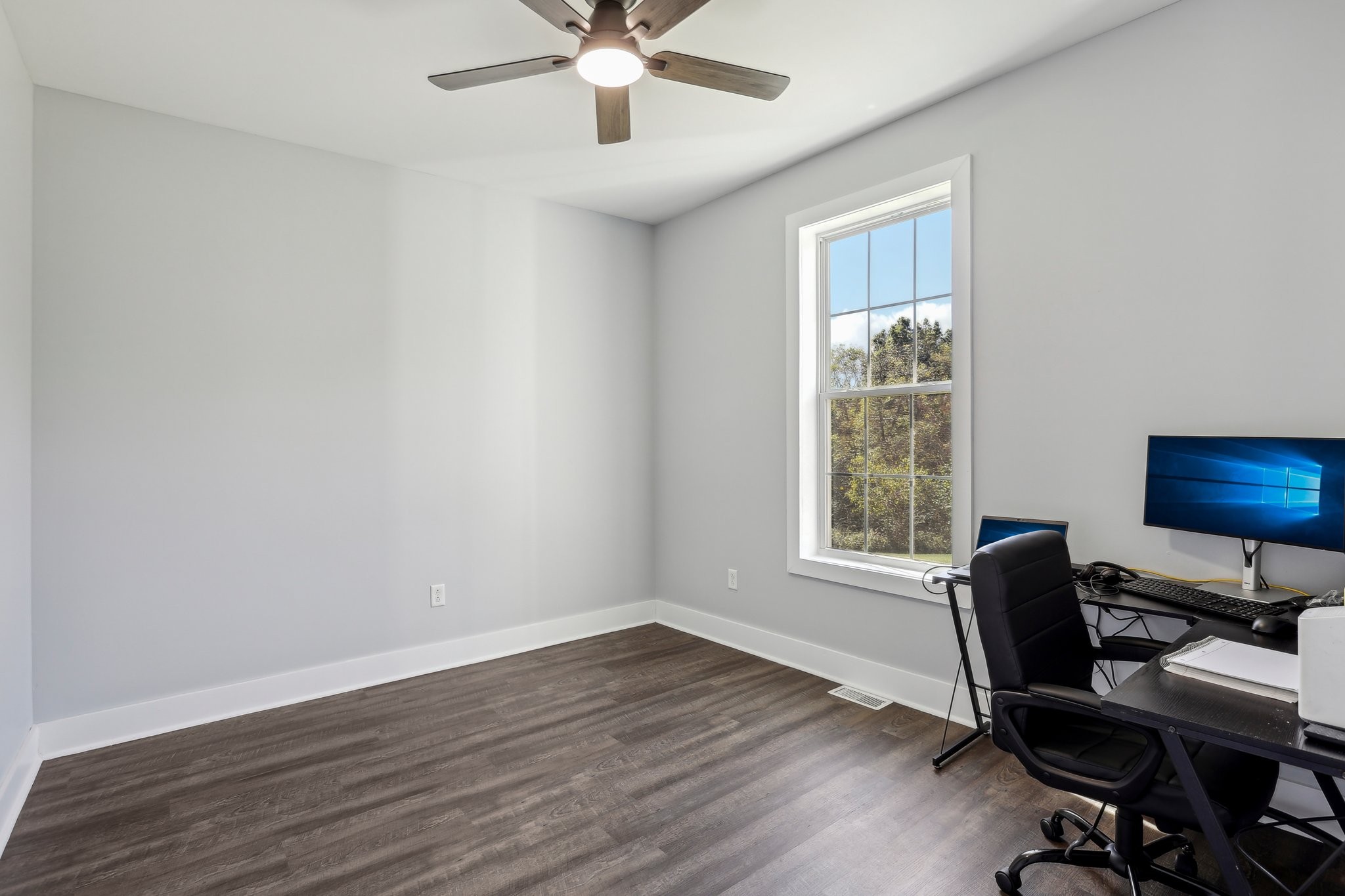 521 Boiling Springs Road Portland, TN 37148 - Photo 36 of 61 a view of workspace with wooden floor and windows